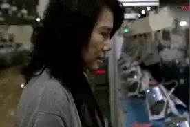 董明珠视察工厂一线员工，有房为什么不住，直言有问题就找我视频封面