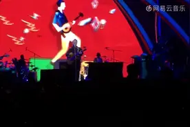 让他自然的来吧，让他悄然的去吧。许巍《漫步》视频封面