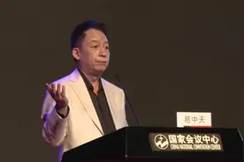 易中天讲史：历史上，为什么佛教传入中国会大受欢迎？视频封面