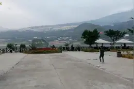 过年去哪？四川最大湖泊人少不堵气温暖和，如临仙境3小时到达！视频封面