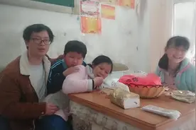儿子天生就是爸爸的情敌，扬言长大要娶妈妈，老爸：你娶了我咋办视频封面