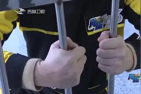 真相123：儿童的头卡进护栏，我们该如何解救？小技巧来帮您忙视频封面