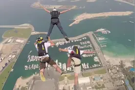 世界上最牛的极限挑战者,从世界第一高楼迪拜跳下，全程高能视频封面
