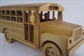 在家纯手工打造一辆纯木头的校车bus 这优雅的线条让潜能迸发视频封面
