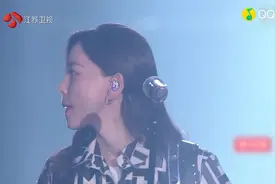 于文文现场自弹自唱《心跳》，一开口太惊艳了，堪称最美女学员视频封面