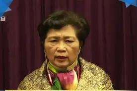 坚守第一线！73岁李兰娟院士再征武汉：目前仍处于发病高峰阶段视频封面