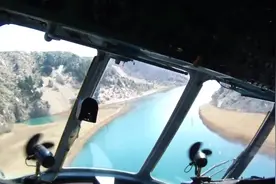 克罗地亚空军米-8MTV-1直升机在峡谷中低空飞行视频封面