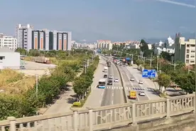 从福建福州坐火车去泉州，看看沿途的城市建设的怎样视频封面