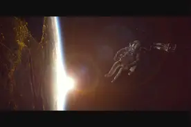 经典影视：宇航员漂浮在太空中，历经艰难返仓看的泪目视频封面