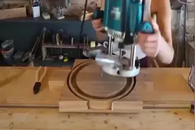 战斗民族女友动手能力太强了！自己纯手工打造一个实木茶几视频封面
