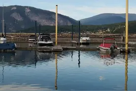 老白行走加拿大 BC省Columbia-Shuswap地区 Salmon Arm视频封面