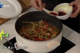 当红酒遇上海鲜，会碰撞出怎样的美食火花？快来看看视频封面