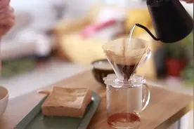 坚持早睡早起的日常生活，妹妹在家做冰淇淋啦，好吃！（附做法）视频封面