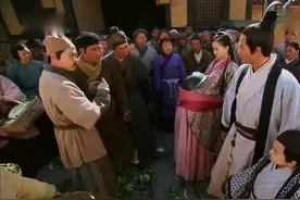 仙女遗落人间，沉迷人间美食撑成孕妇模样视频封面