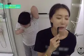 韩国女演员和患自闭症儿子的日常相处，很努力的让他融入社会视频封面