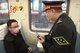 铁路推出新举措 旅客刷身份证进站乘车 无需纸质车票视频封面