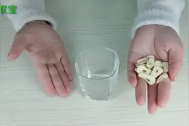 大蒜白醋泡水喝，解决男人的烦恼，早知早受益