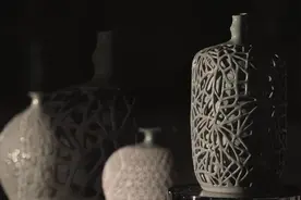 看国外大师是怎么把泥巴做成件精美的陶瓷用品，图案是真好看视频封面