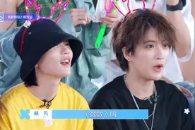 张钰登台演唱《微微》，竟惹得全场大合唱视频封面