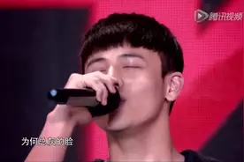 开口跪帅哥宾俊杰一首《天空》，赢得章子怡芳心视频封面