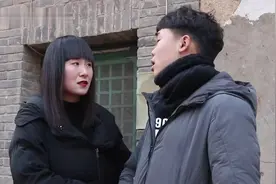 带着8岁女儿改嫁，洗澡时发现女儿肚子很大，得知原因嚎啕大哭视频封面