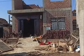 农村70岁老人自己建房一层半建了两年小伙感叹生多儿子有什么用视频封面
