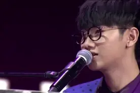 汪苏泷徐良两大网络音乐巨头相聚，献唱十大金曲串烧，满满的青春视频封面