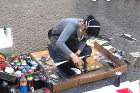 罗马街头的喷漆绘画，搞艺术的人都是这么不拘一格的吗？视频封面