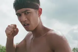 非黑即白：第1场比赛，温丹vs黑人，一拳就让对方满地找牙视频封面