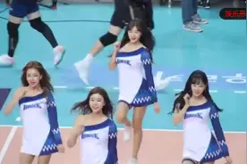 性感啦啦队美女排球赛场热舞！表演真的超带感视频封面