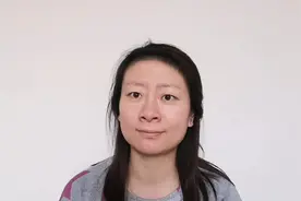 头疼流鼻涕喉咙疼但是没发烧是肺炎还是感冒？英国宝妈坦言不想死视频封面