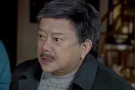 家宴：儿子留学回到家，老爸气得拿棍子抽：这还是我儿子吗视频封面