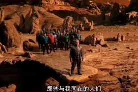 外星人一年排尿一次，邀请所有人围观，一本正经，忍不住想笑视频封面