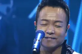 许巍《空谷幽兰》演唱会现场LIVE版视频封面