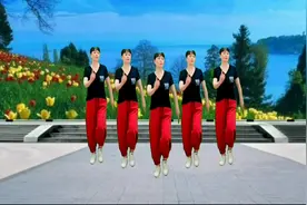 广场舞（爱情三部曲）牵我的手一生相伴永远不离，心醉动听视频封面