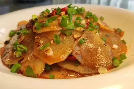 凉拌土豆片这样做你吃过吗？做法简单，下酒下饭都不错，太好吃了视频封面