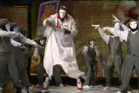 【历史经典】城会玩！2009年全明星开场奥尼尔大秀面具舞视频封面