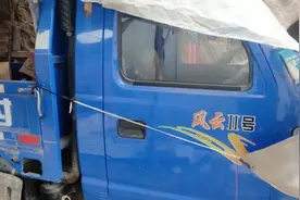 外面干活回来了，开着三马子走亲戚，这个弯度一把能过吗视频封面