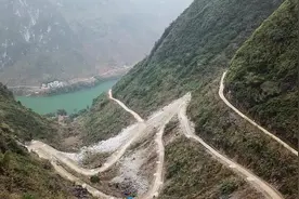 广西贫困山区，要修条这样的路真不容易，不知要花多少钱视频封面