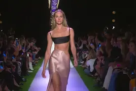 她，全球最吸金的超级模特-Candice Swanepoel视频封面