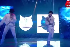 肖战携手韩沐伯献唱《北方的狼》,出场方式引全场尖叫视频封面
