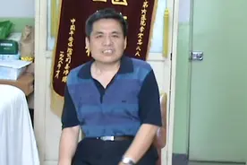 92岁国医经络挑治法：腰椎间盘突出的治疗案例视频封面