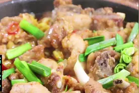 爱了爱了！原来排骨还可以这样做  排骨豆腐煲美味至极