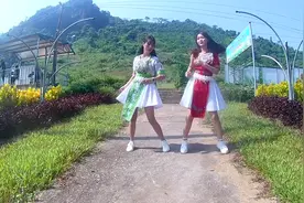 越南苗族姑娘在景区跳舞视频封面