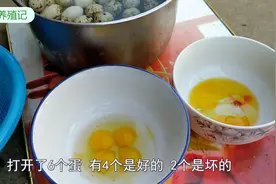 农村大姐把鹌鹑蛋放水里清洗，浮在水面有坏蛋，可是也有新鲜的！视频封面