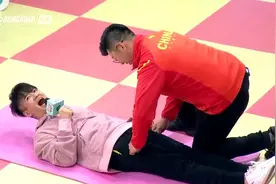 如何减轻腰肌劳损？康复师：常推这几个穴位很有好处|健生堂1019视频封面