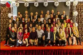 半个世界同窗情 毕业50年再相聚视频封面