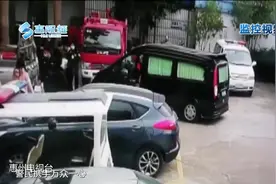 惠州：这些群众默默给警察送口罩，他们的举动好暖心！视频封面