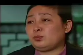 女企业家无儿无女，晚年资产上千万，竟被保姆挥霍一空视频封面