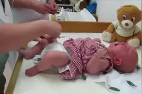 超可爱的宝宝打针集锦，哭的声音真好听，每一个都好想抱回家！视频封面